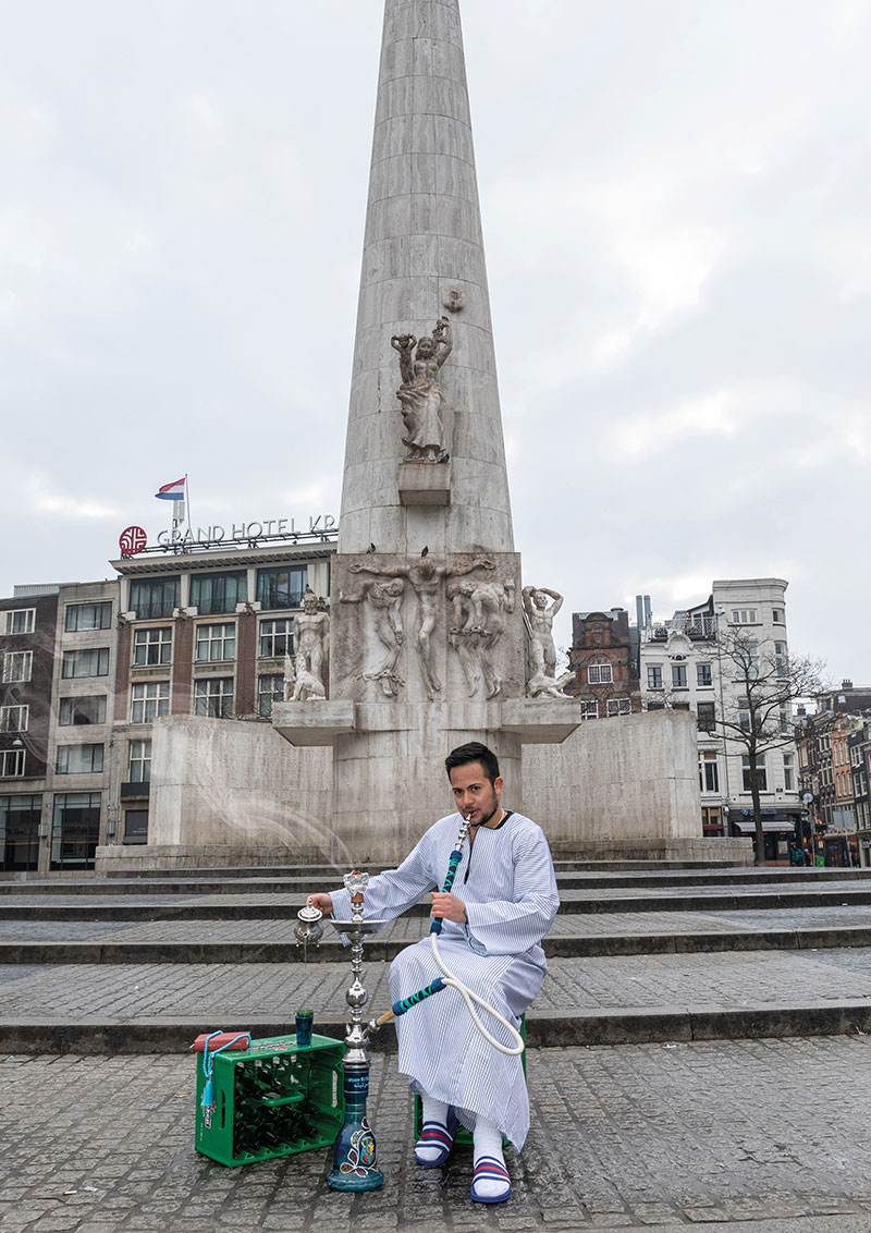 Productiehuis: En toen schiep God Mounir